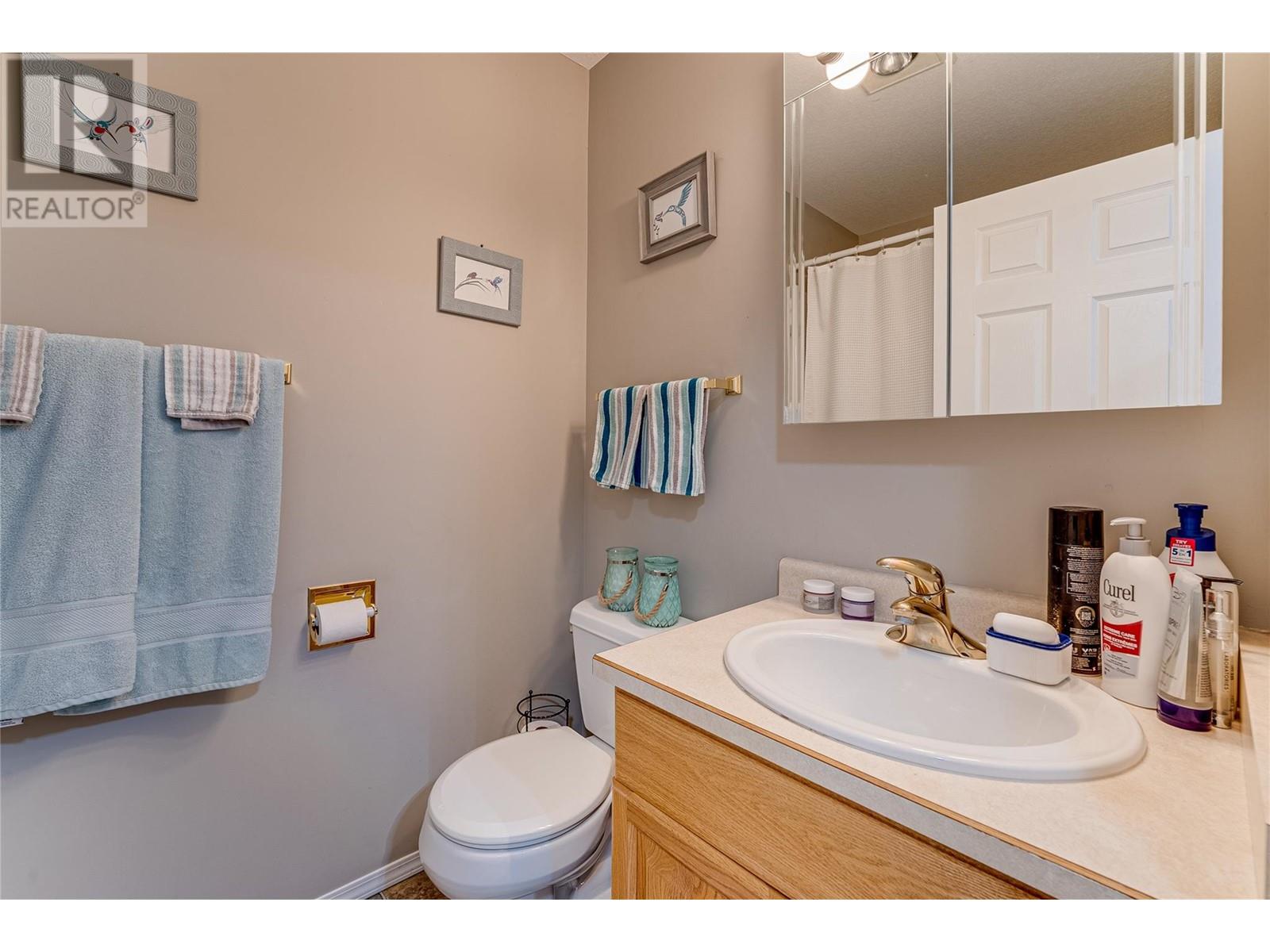  855 8 Avenue, Vernon