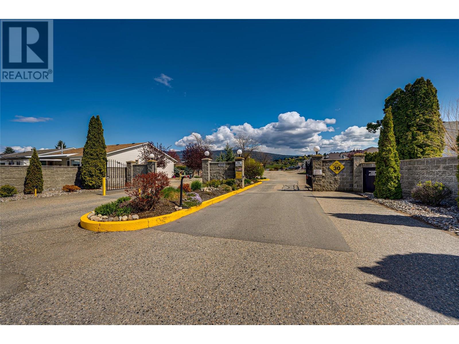  855 8 Avenue, Vernon