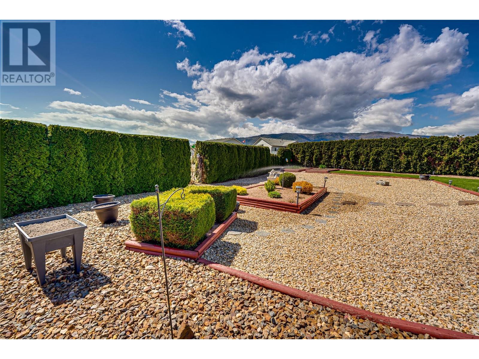 855 8 Avenue, Vernon