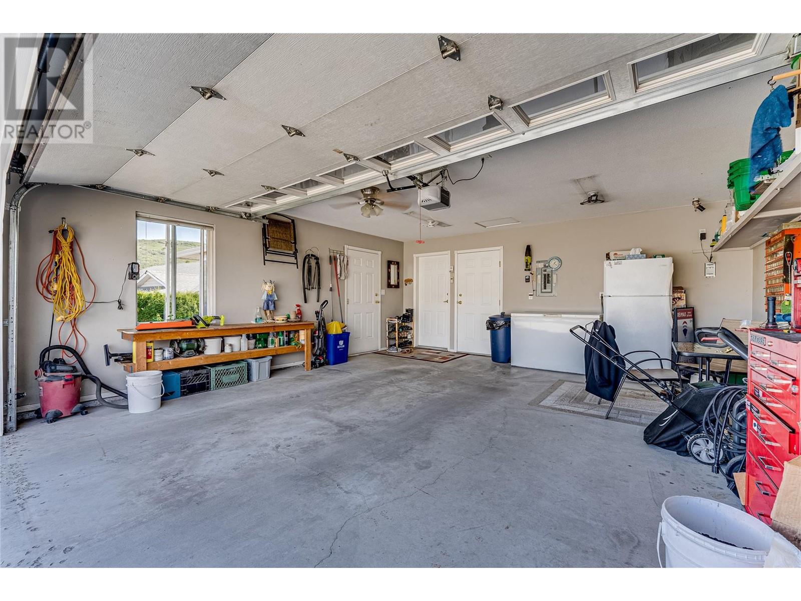  855 8 Avenue, Vernon