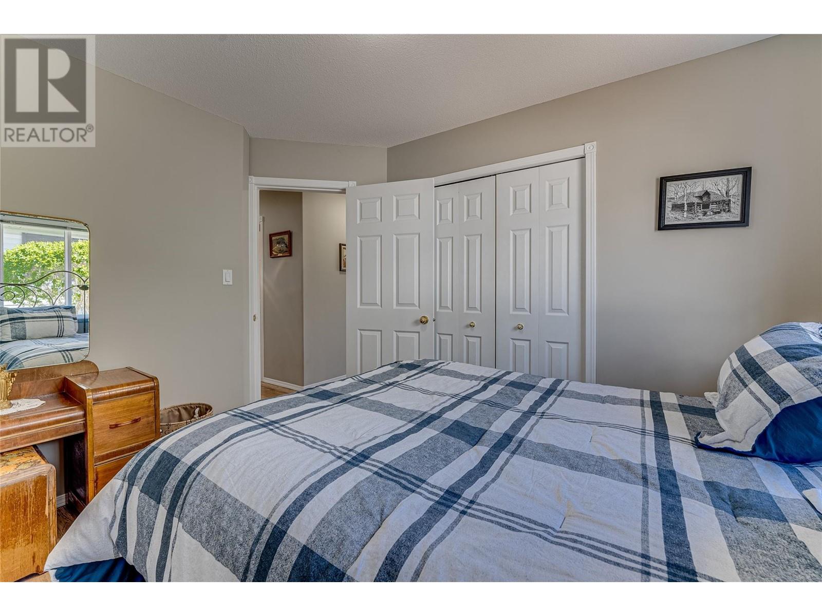  855 8 Avenue, Vernon