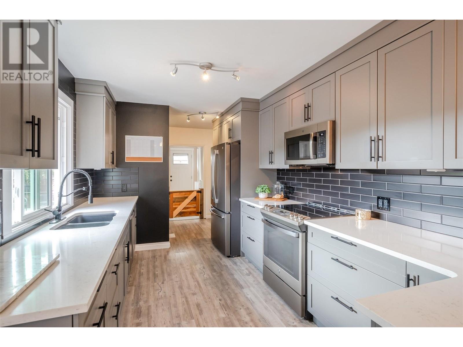  402 Heather Road, Penticton