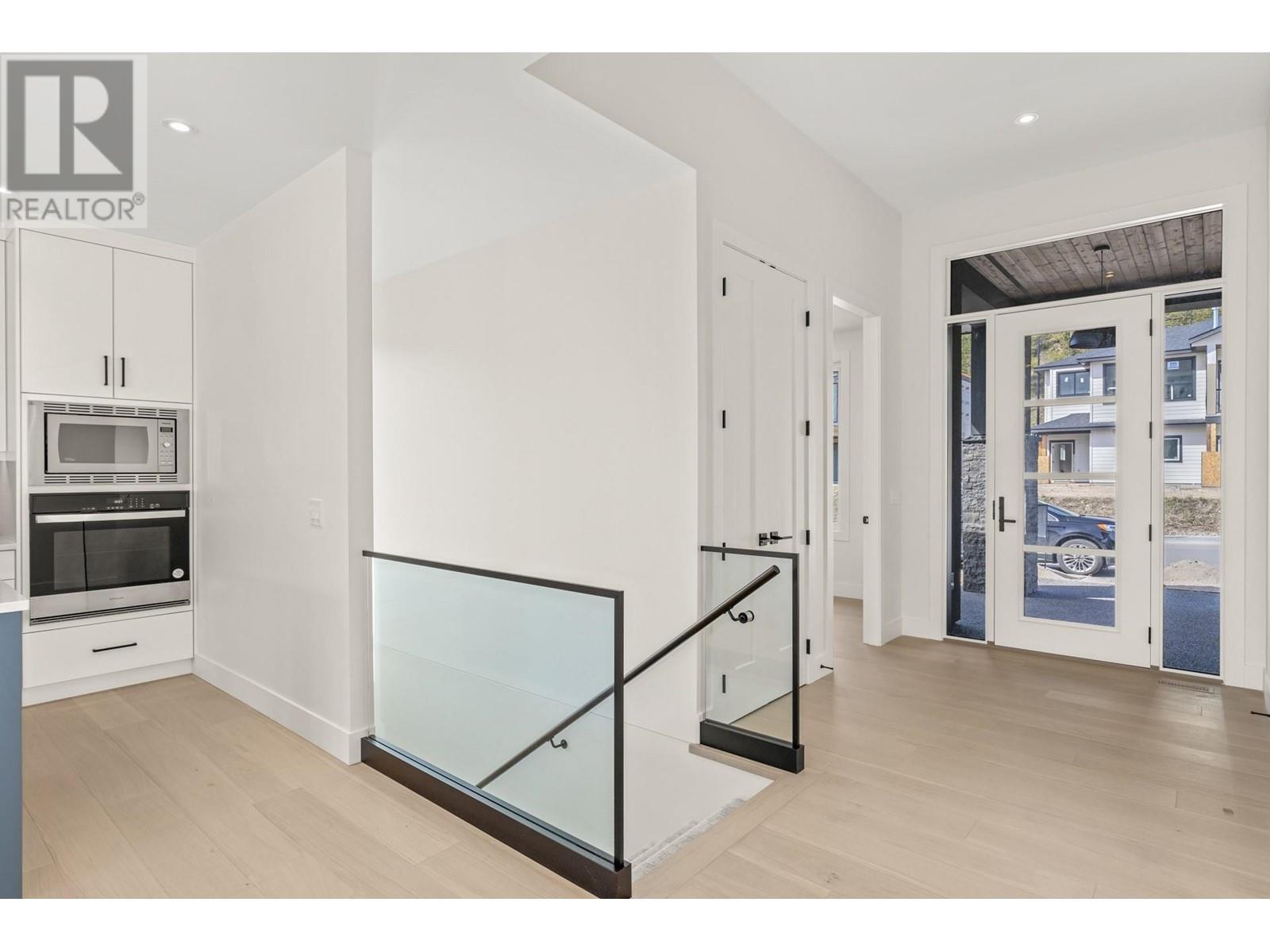  859 Melrose Street, Kelowna