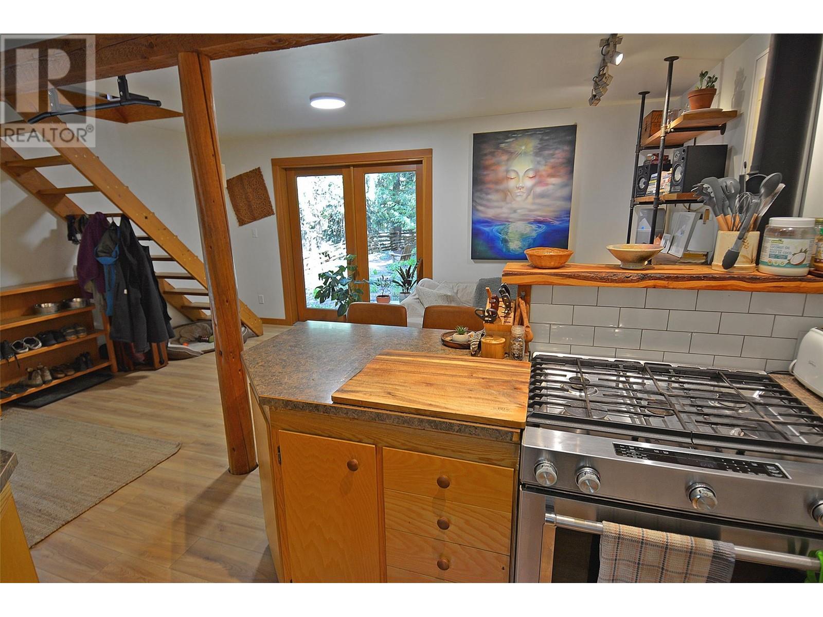 Photo 13 of 5396 6 Highway, Winlaw BC