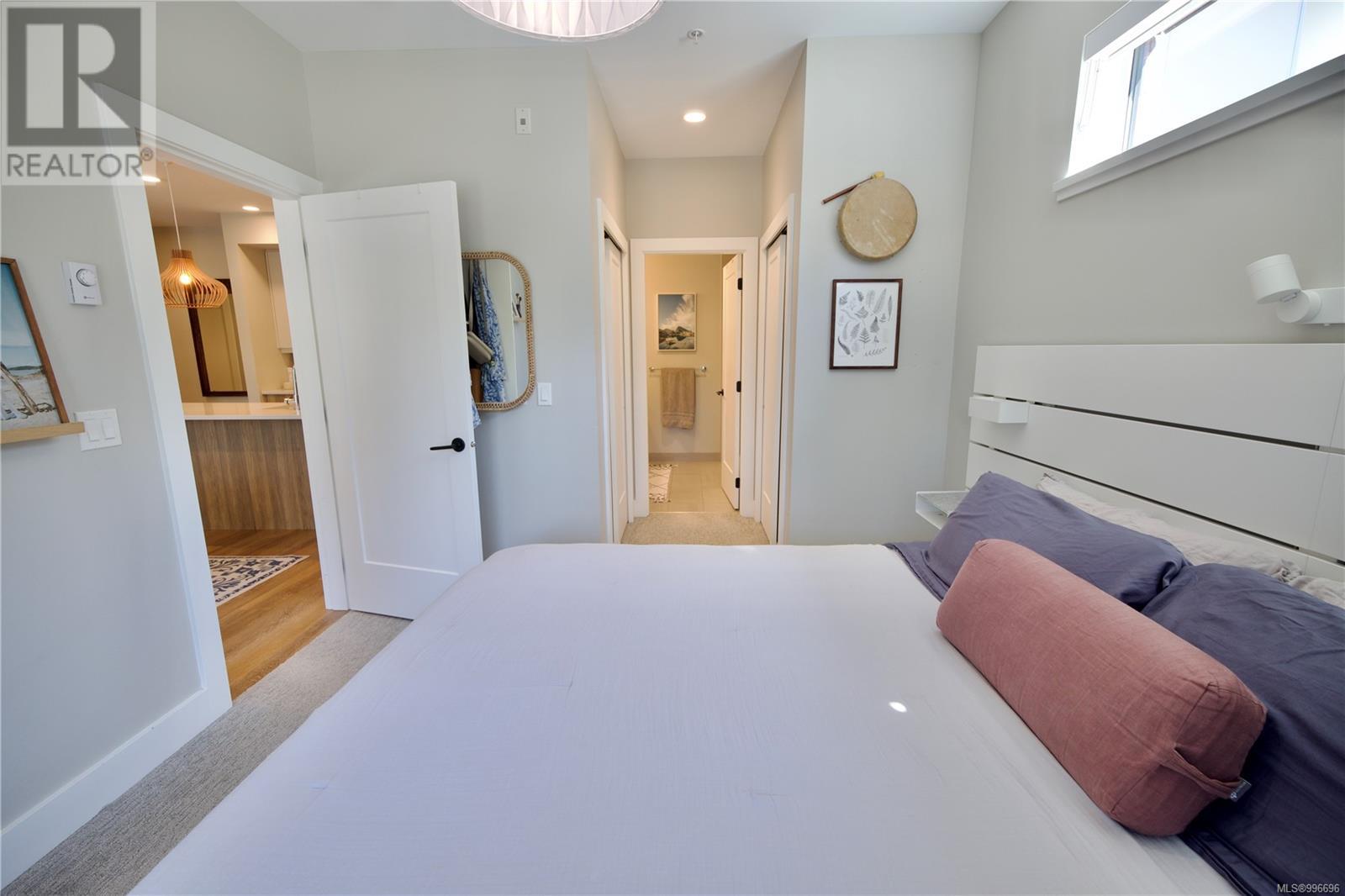 201 700 Yew Wood Rd, Tofino