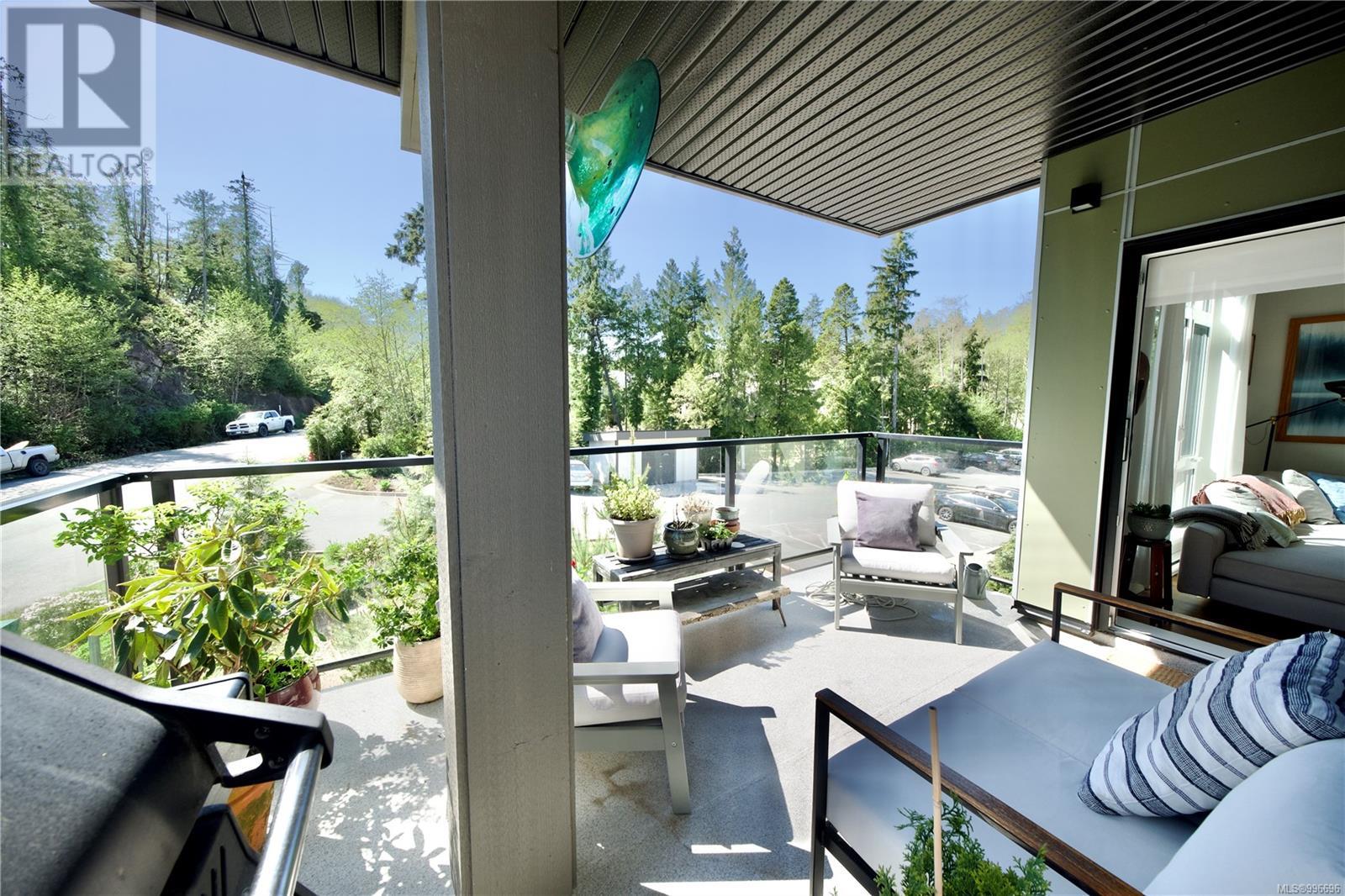 201 700 Yew Wood Rd, Tofino