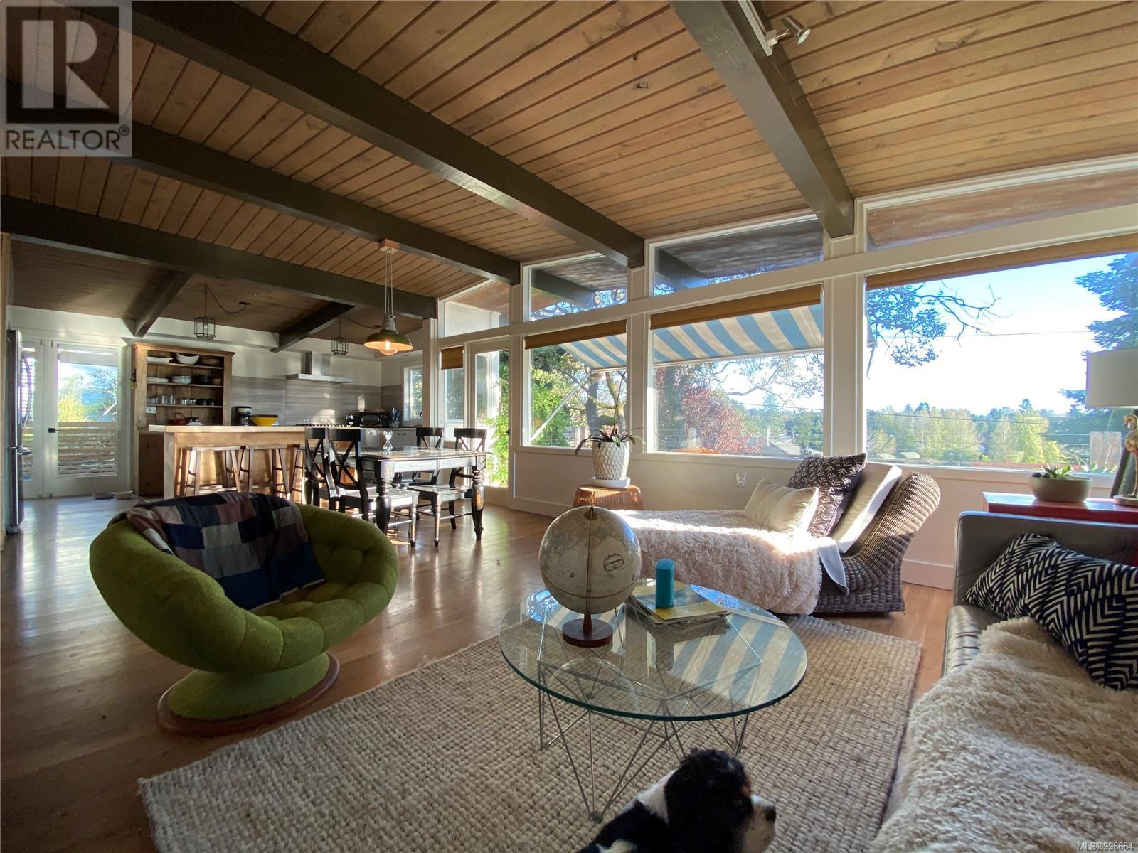  996 Greenridge Crescent, Saanich