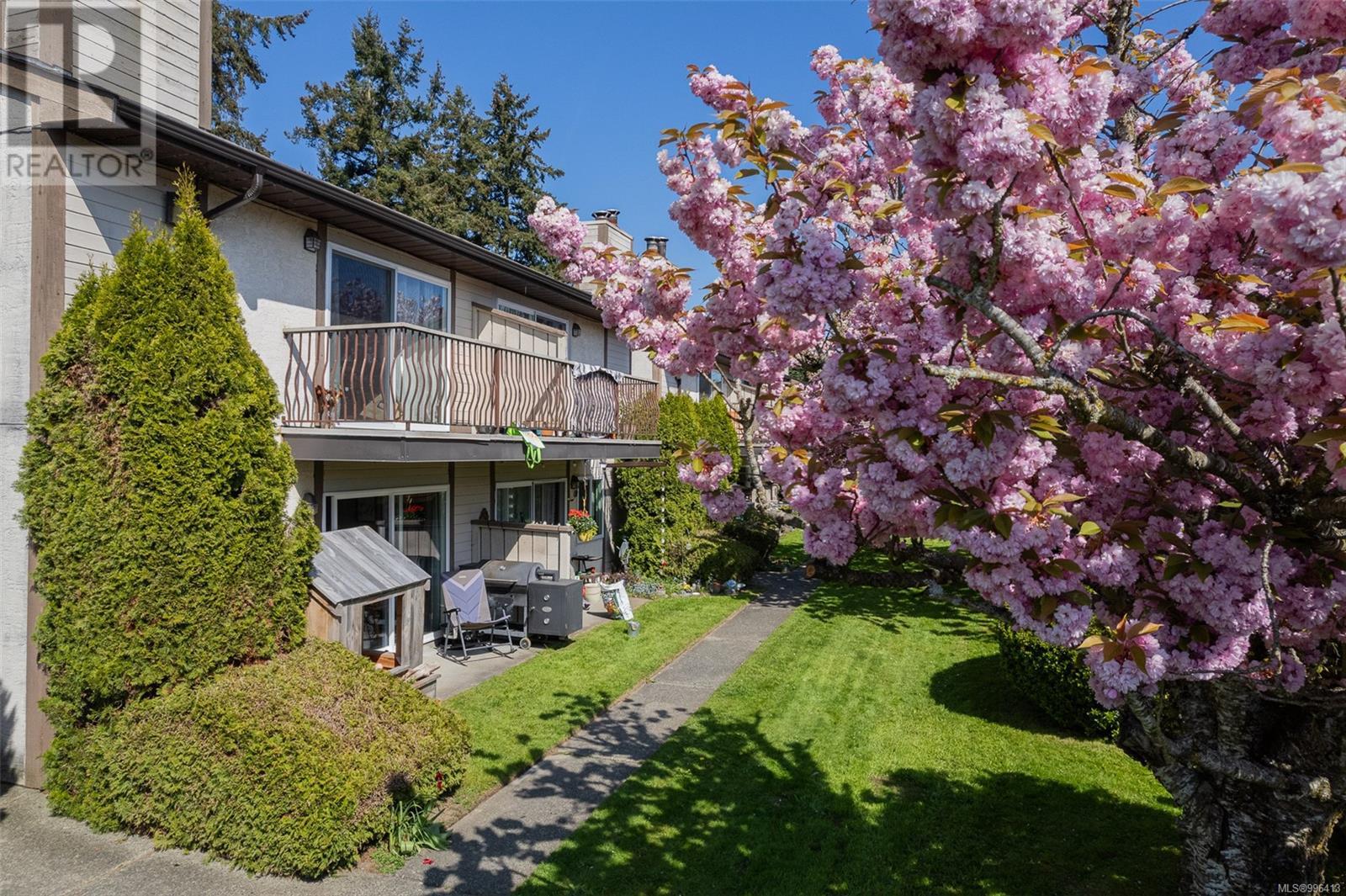 2 1040 Trunk Rd, Duncan