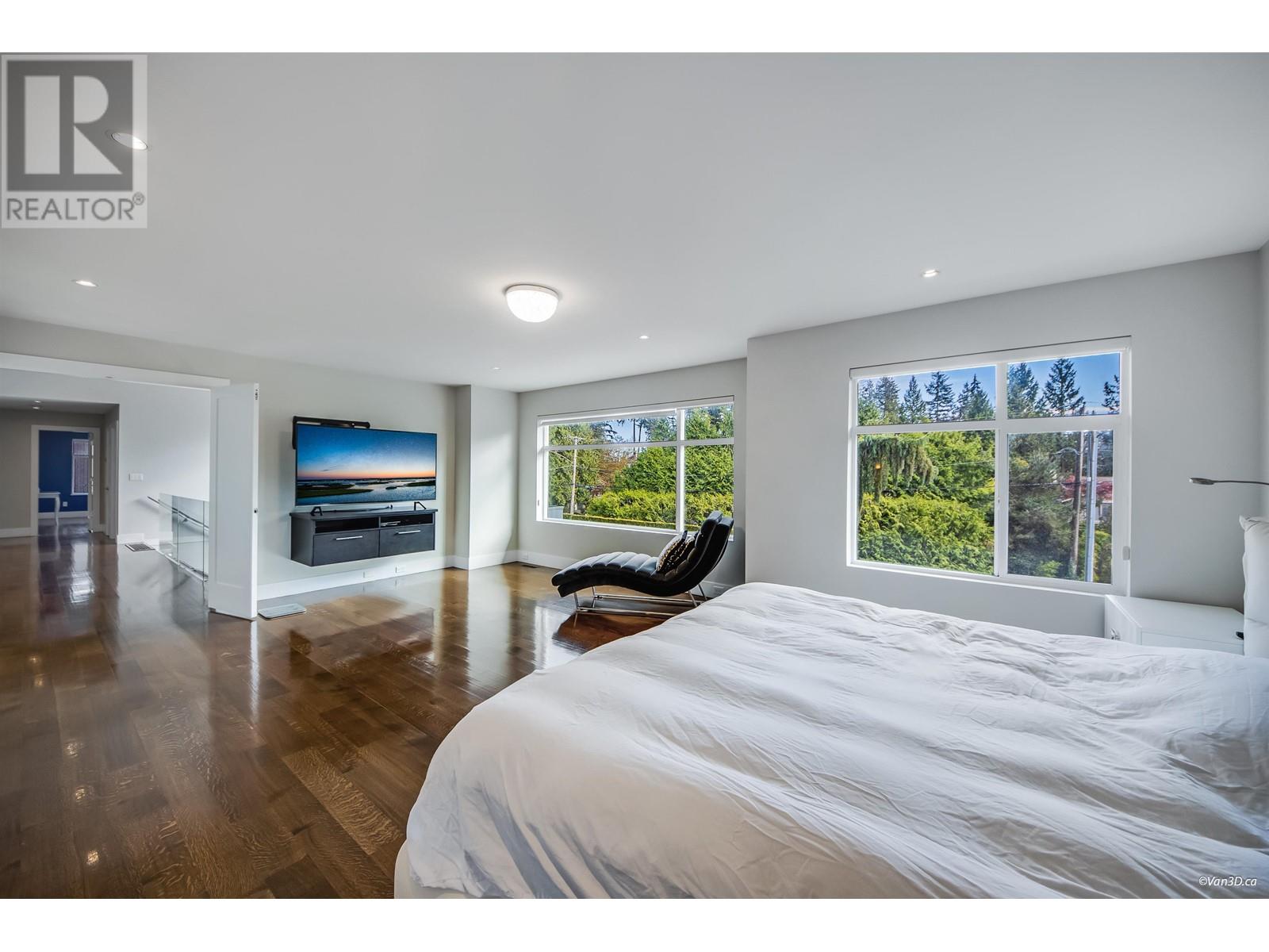 3771 SOUTHRIDGE AVENUE, West Vancouver