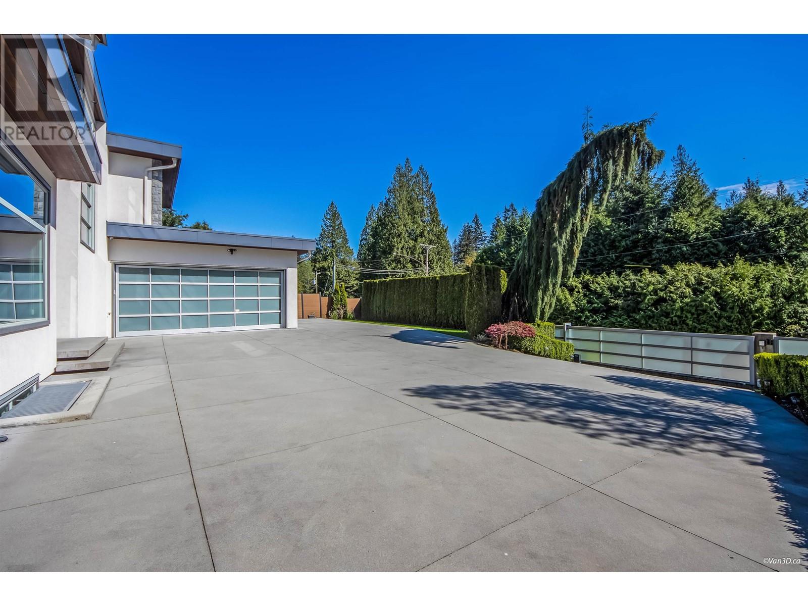 3771 SOUTHRIDGE AVENUE, West Vancouver