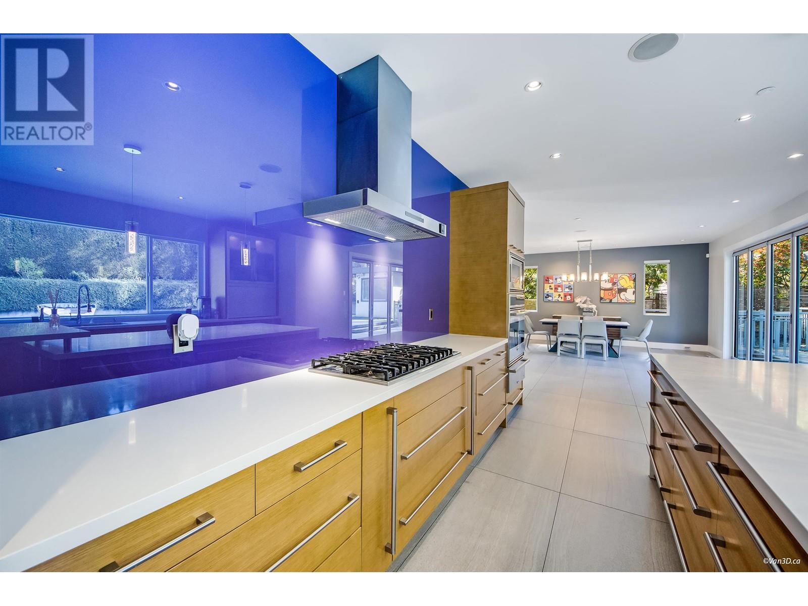 3771 SOUTHRIDGE AVENUE, West Vancouver