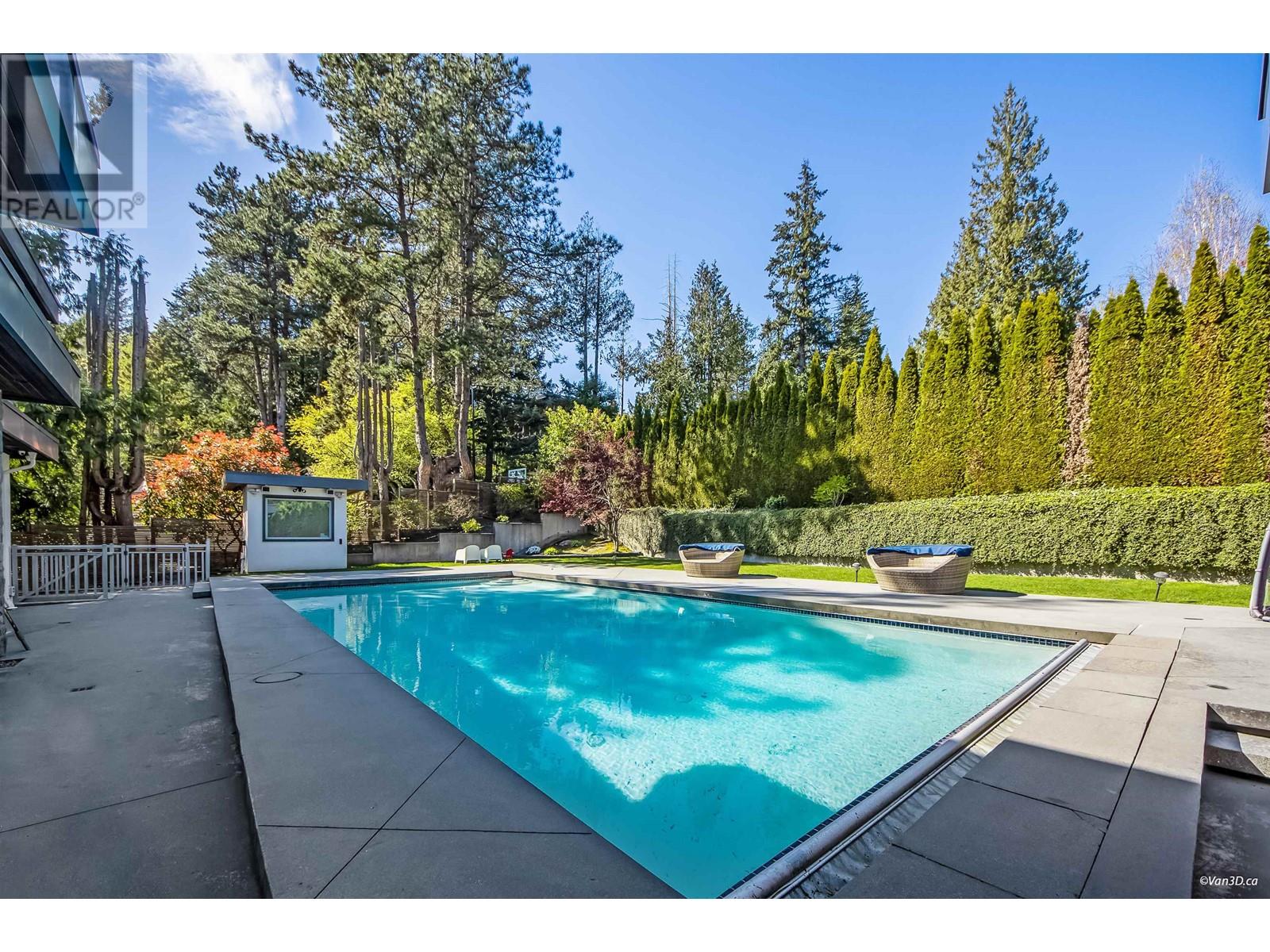 3771 SOUTHRIDGE AVENUE, West Vancouver