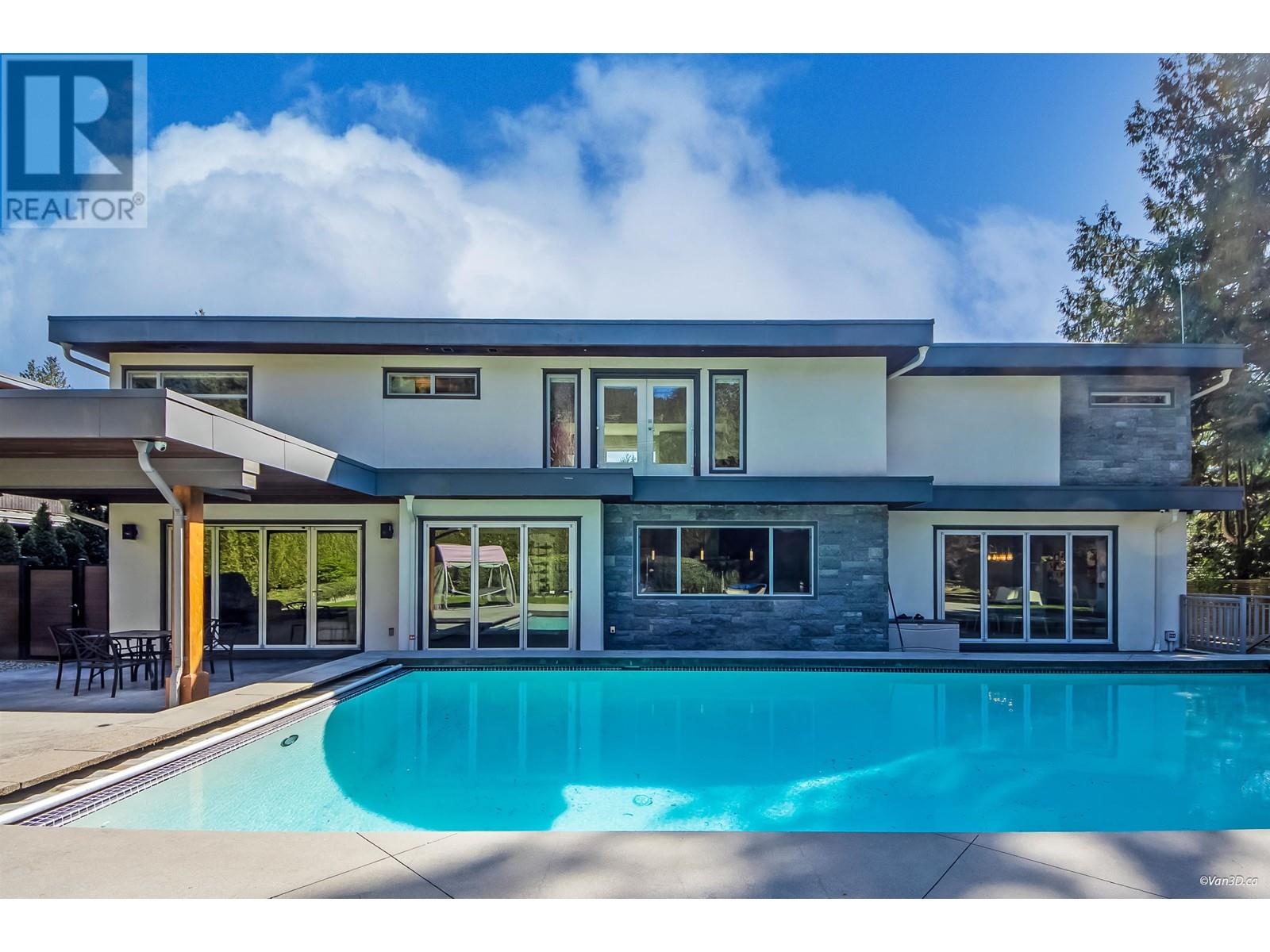 3771 SOUTHRIDGE AVENUE, West Vancouver