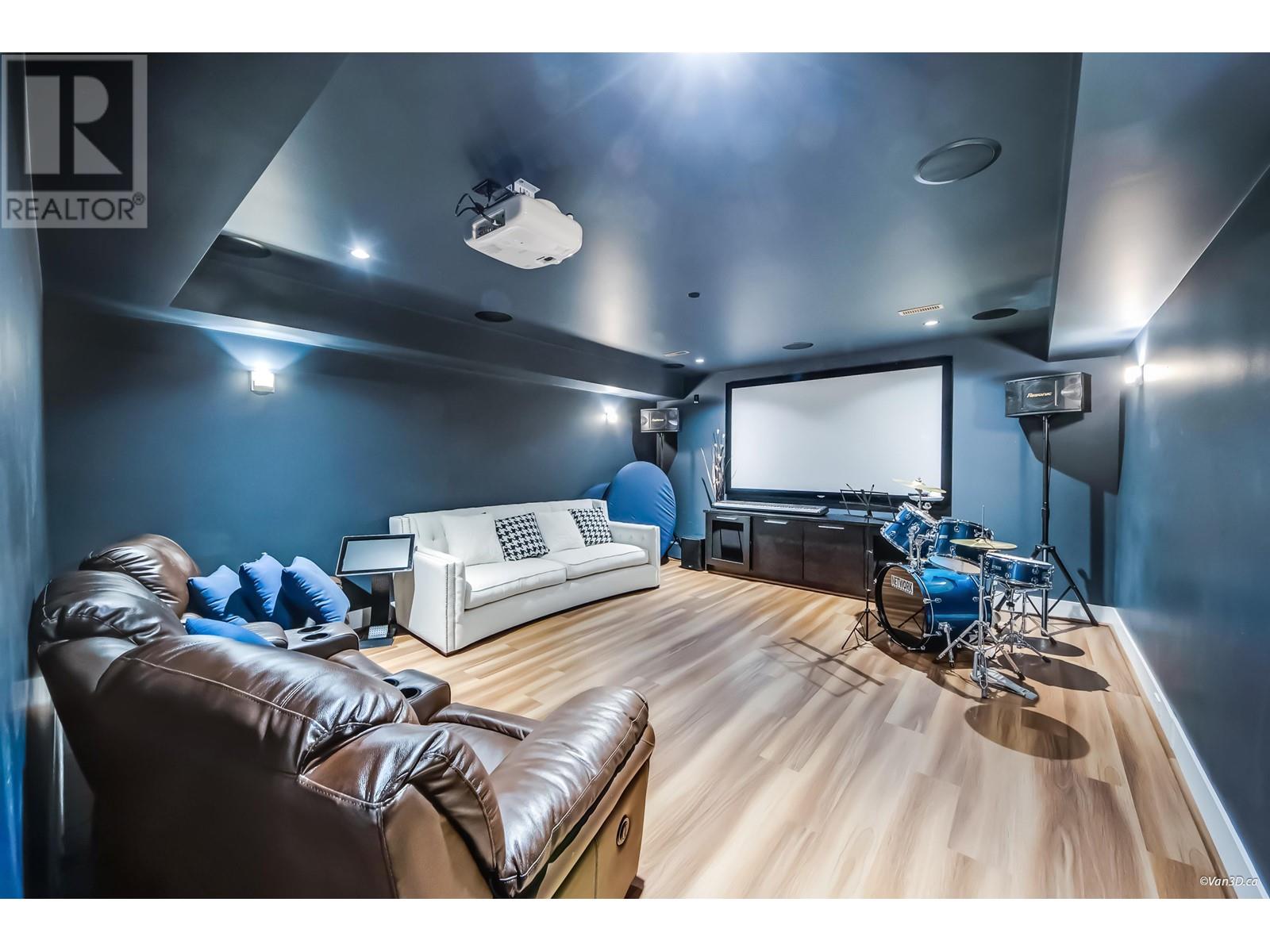 3771 SOUTHRIDGE AVENUE, West Vancouver