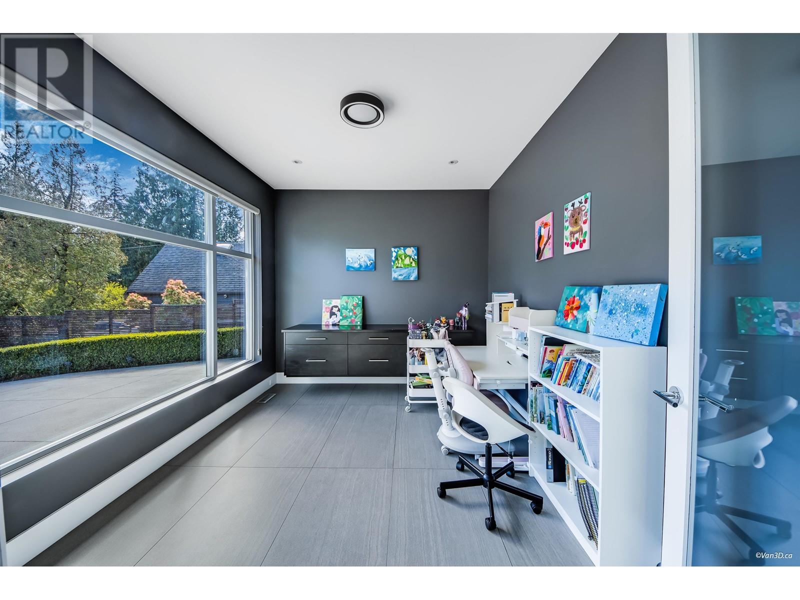 3771 SOUTHRIDGE AVENUE, West Vancouver