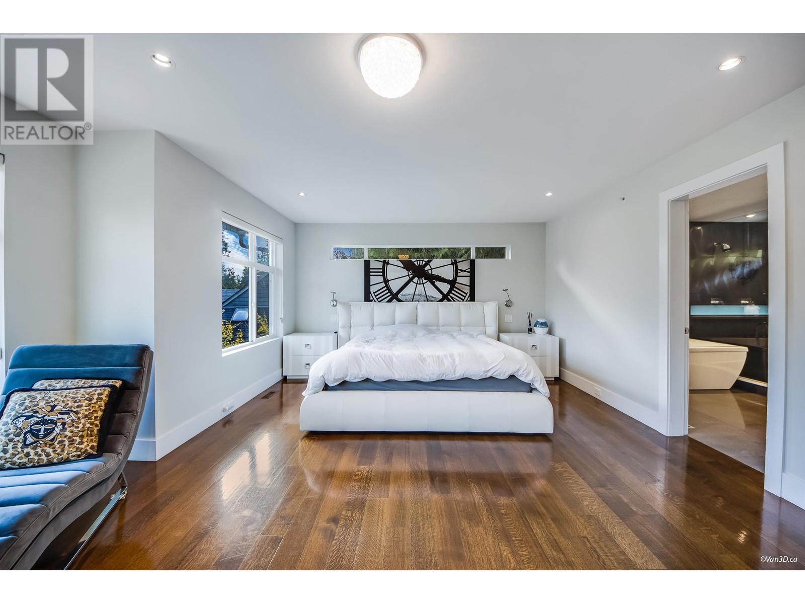 3771 SOUTHRIDGE AVENUE, West Vancouver