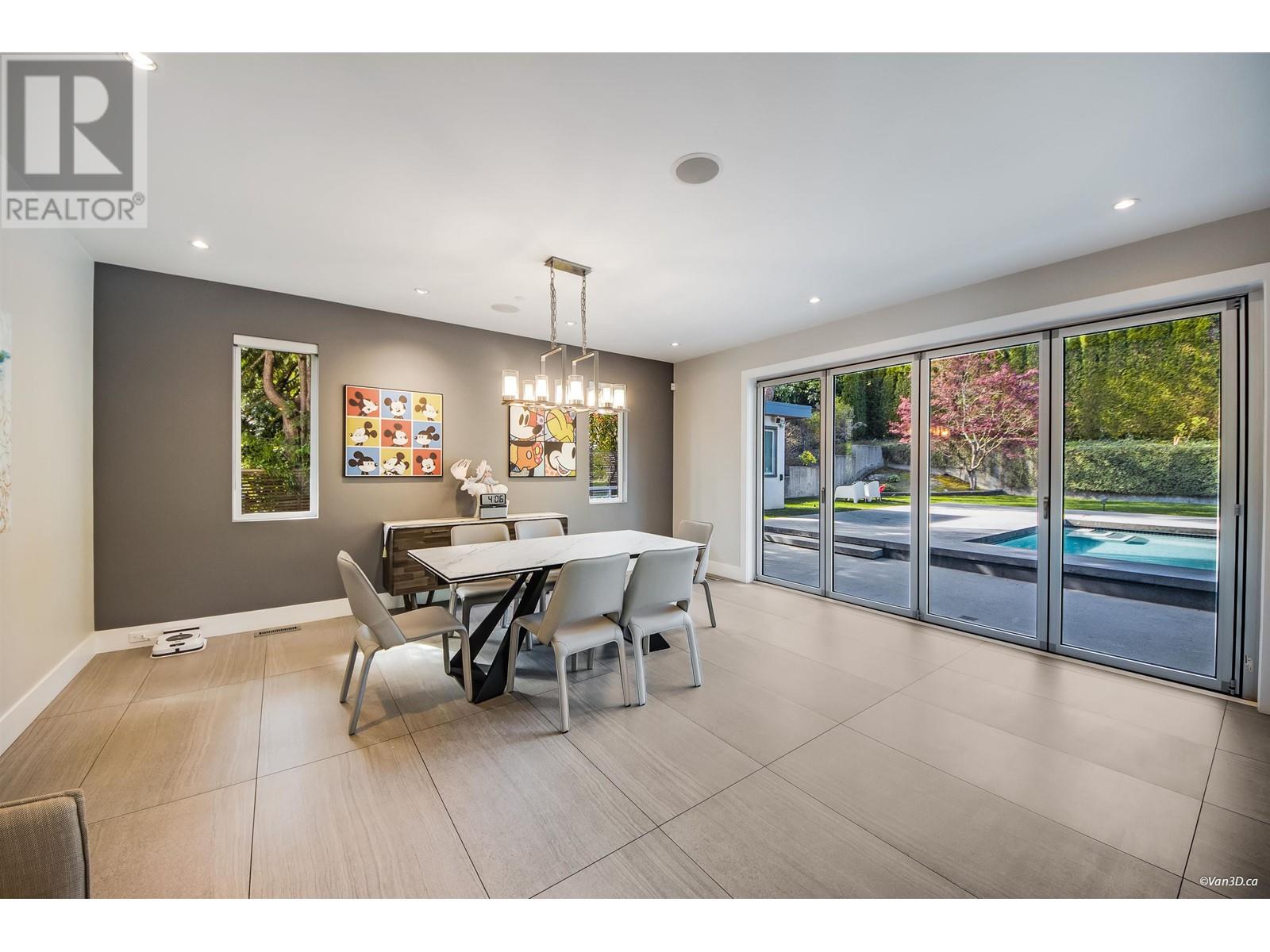 3771 SOUTHRIDGE AVENUE, West Vancouver