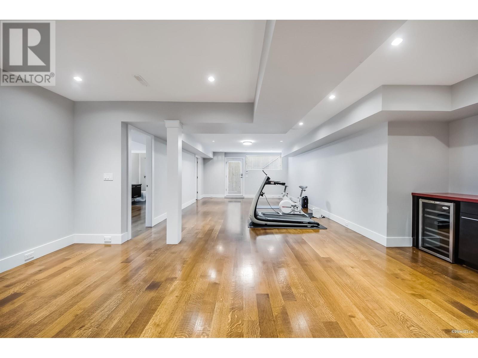 3771 SOUTHRIDGE AVENUE, West Vancouver