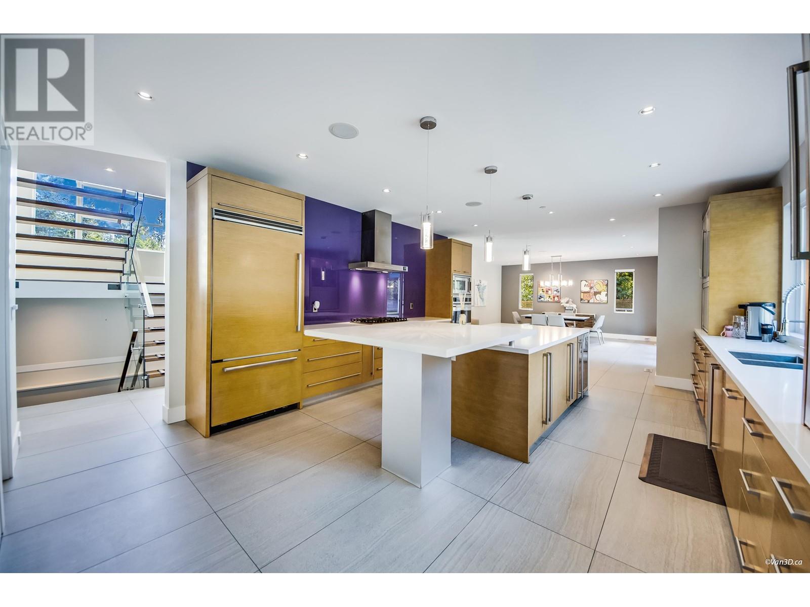 3771 SOUTHRIDGE AVENUE, West Vancouver