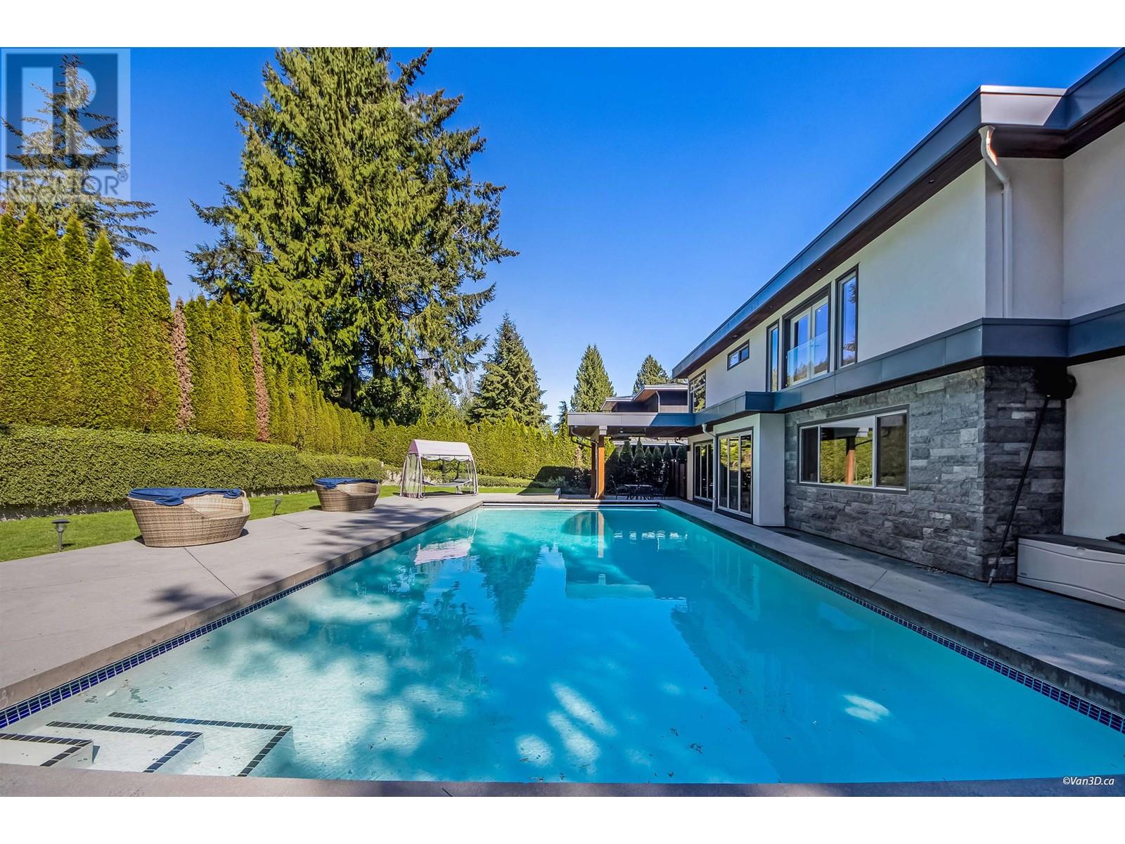 3771 SOUTHRIDGE AVENUE, West Vancouver
