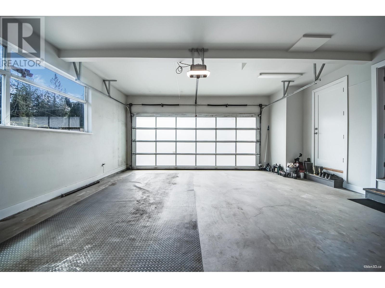 3771 SOUTHRIDGE AVENUE, West Vancouver