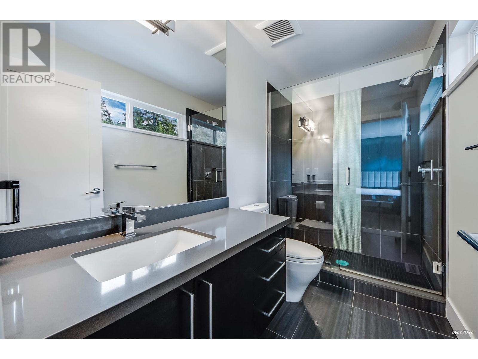 3771 SOUTHRIDGE AVENUE, West Vancouver