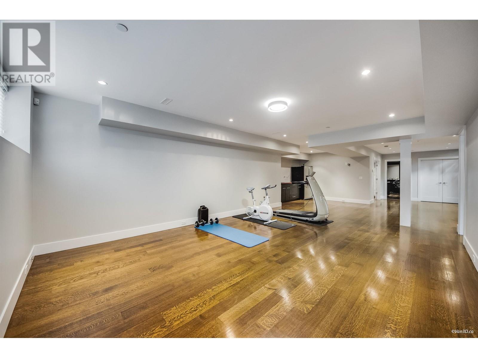 3771 SOUTHRIDGE AVENUE, West Vancouver