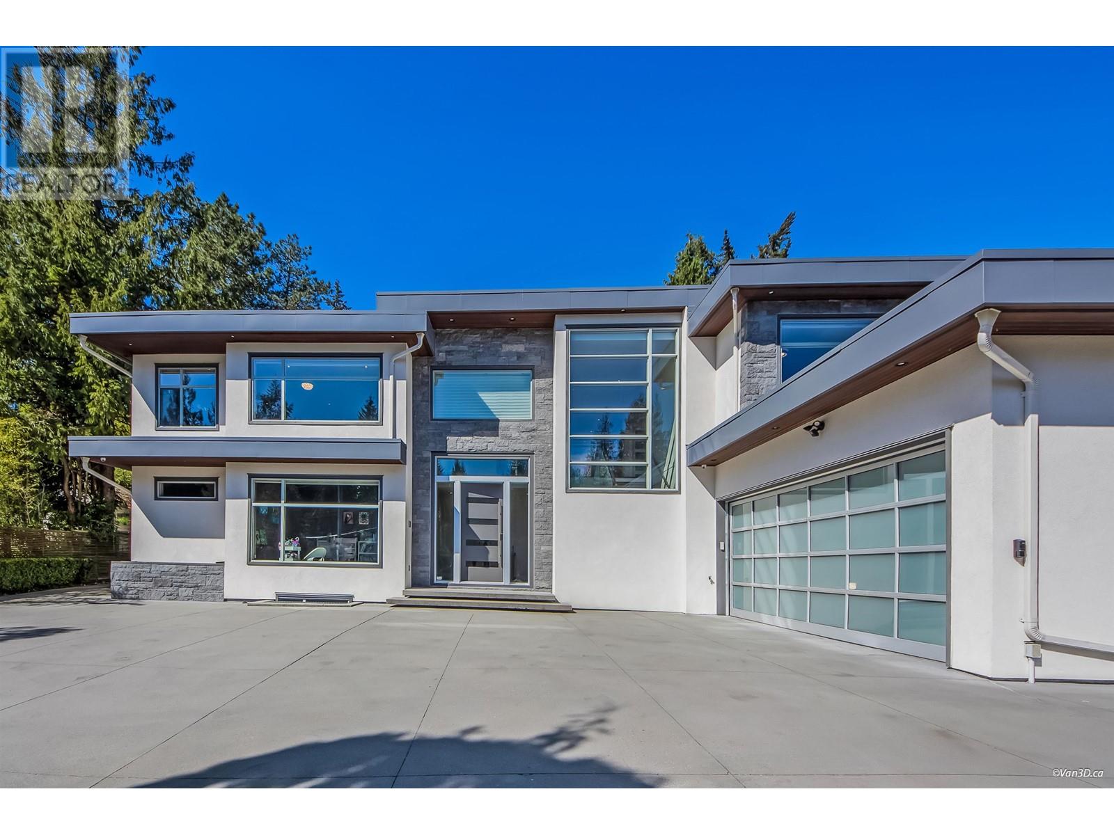 3771 SOUTHRIDGE AVENUE, West Vancouver