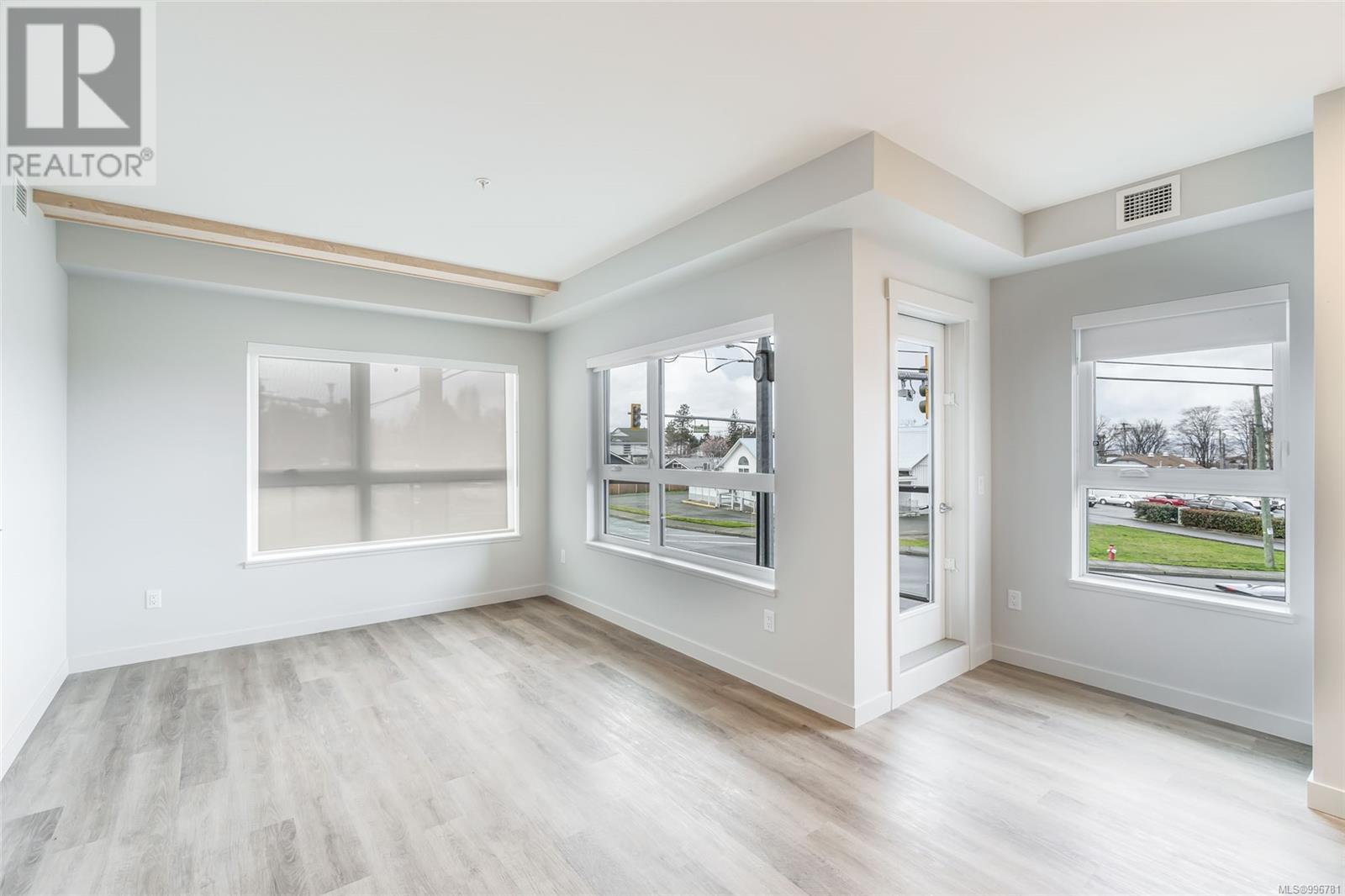 207 140 Jensen Ave W, Parksville