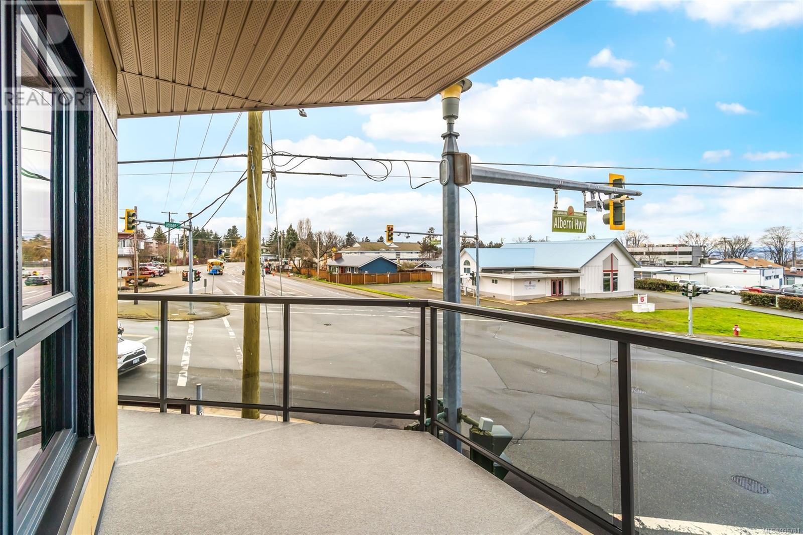 207 140 Jensen Ave W, Parksville real estate listing 996781