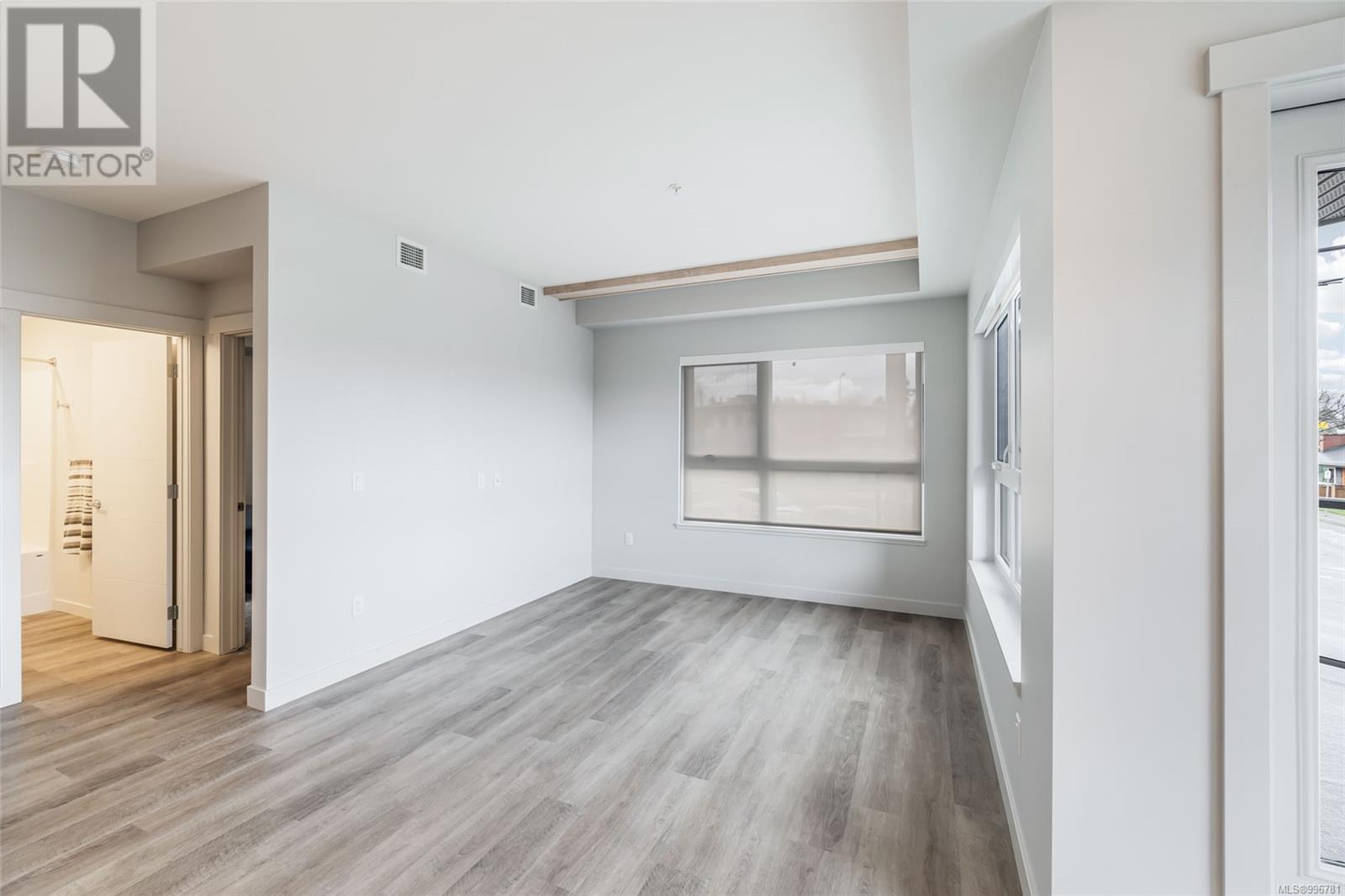 207 140 Jensen Ave W, Parksville real estate listing 996781