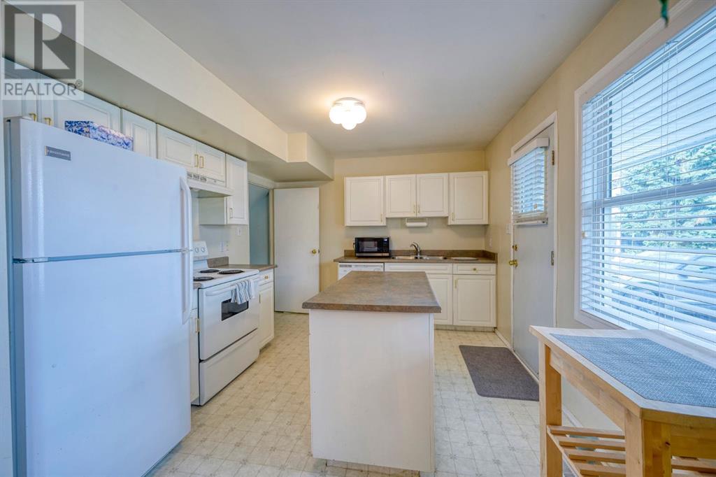Single Family House for Sale in  Regal Park NE Renfrew Calgary 