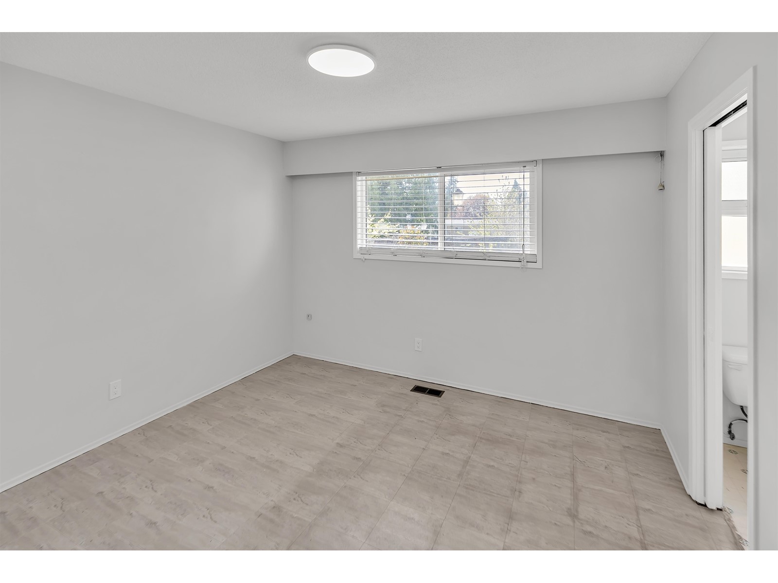 Photo 18 of 2549 Sugarpine Street, Abbotsford BC