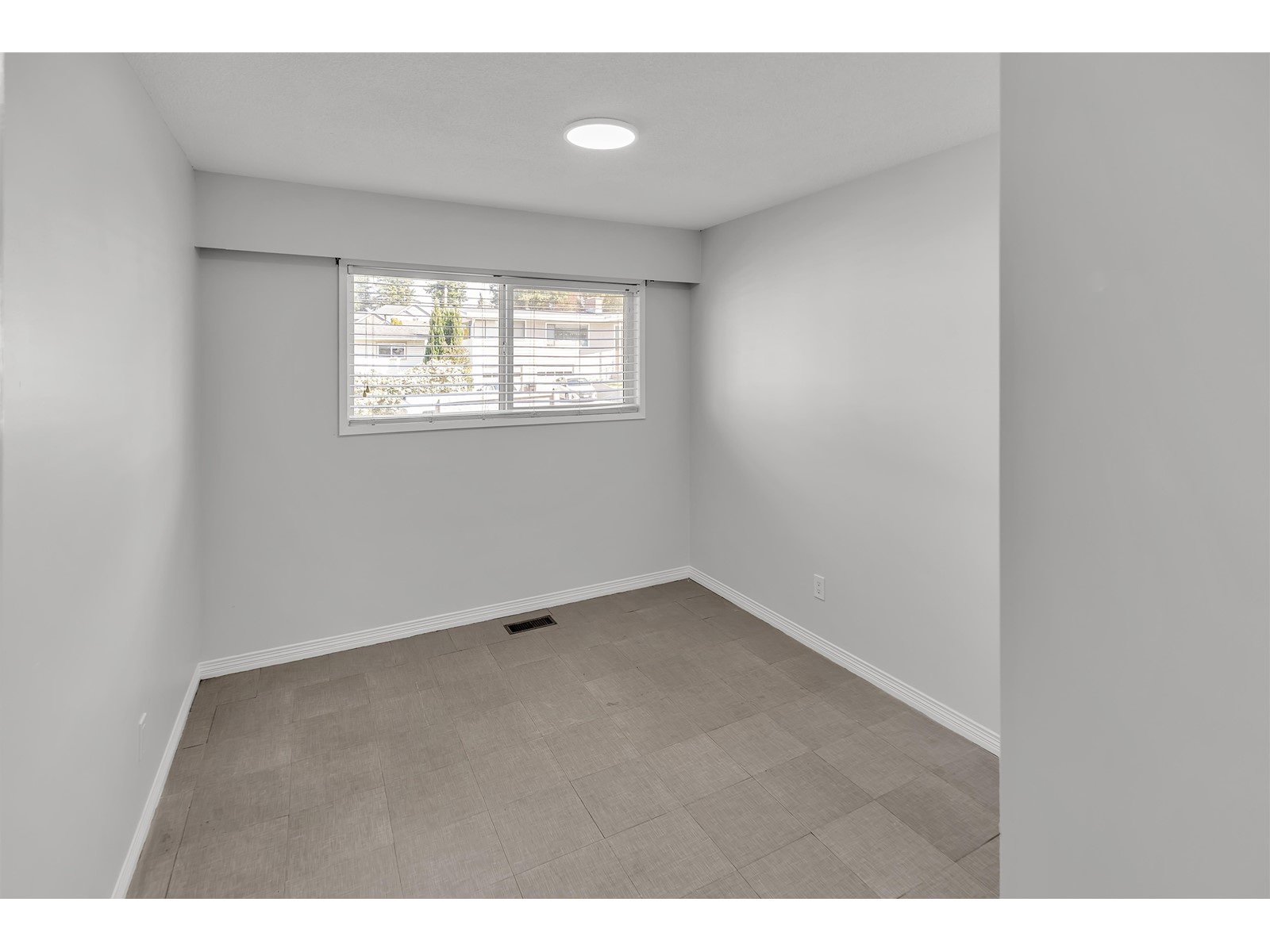 Photo 17 of 2549 Sugarpine Street, Abbotsford BC