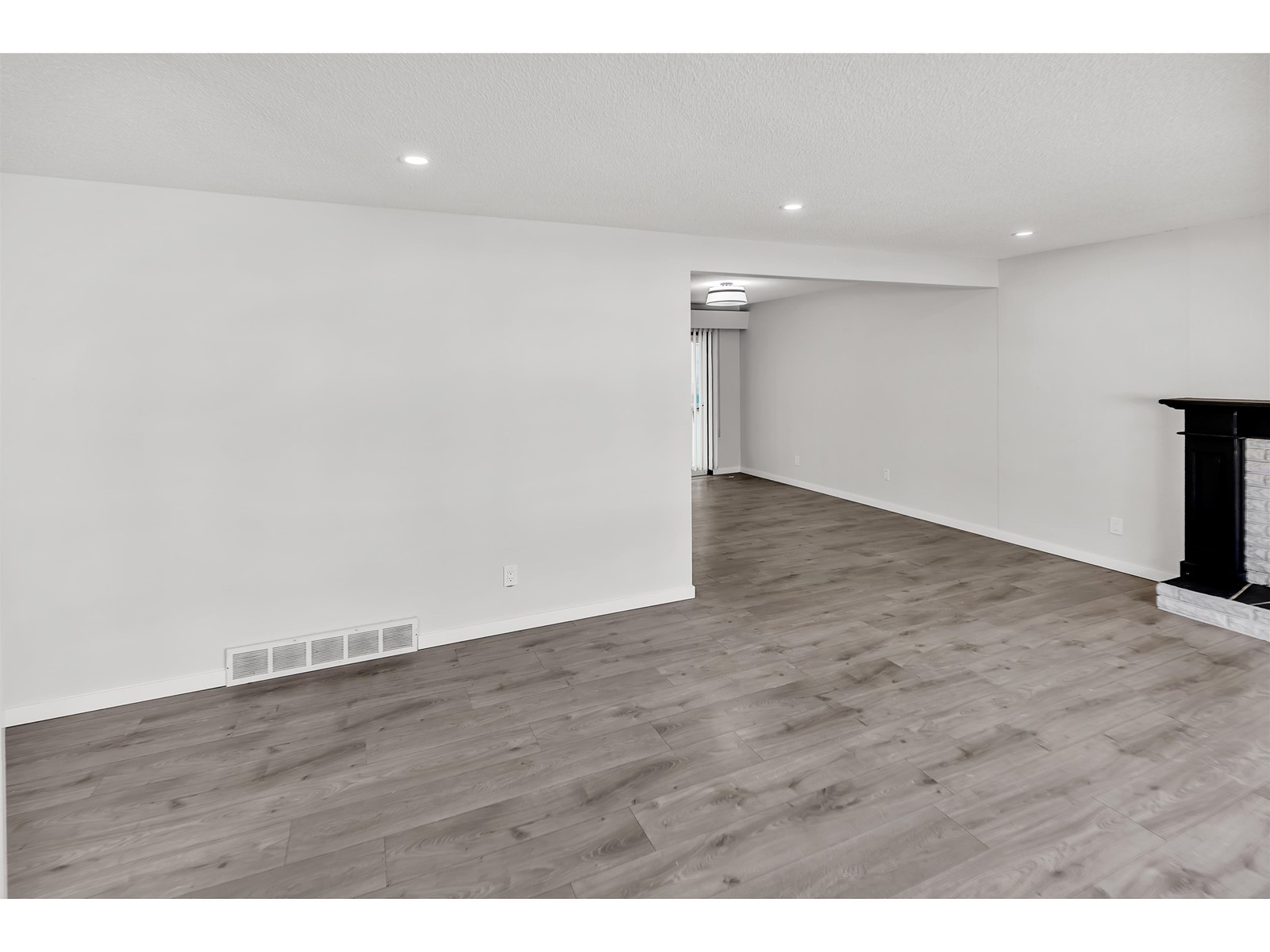 Photo 7 of 2549 Sugarpine Street, Abbotsford BC
