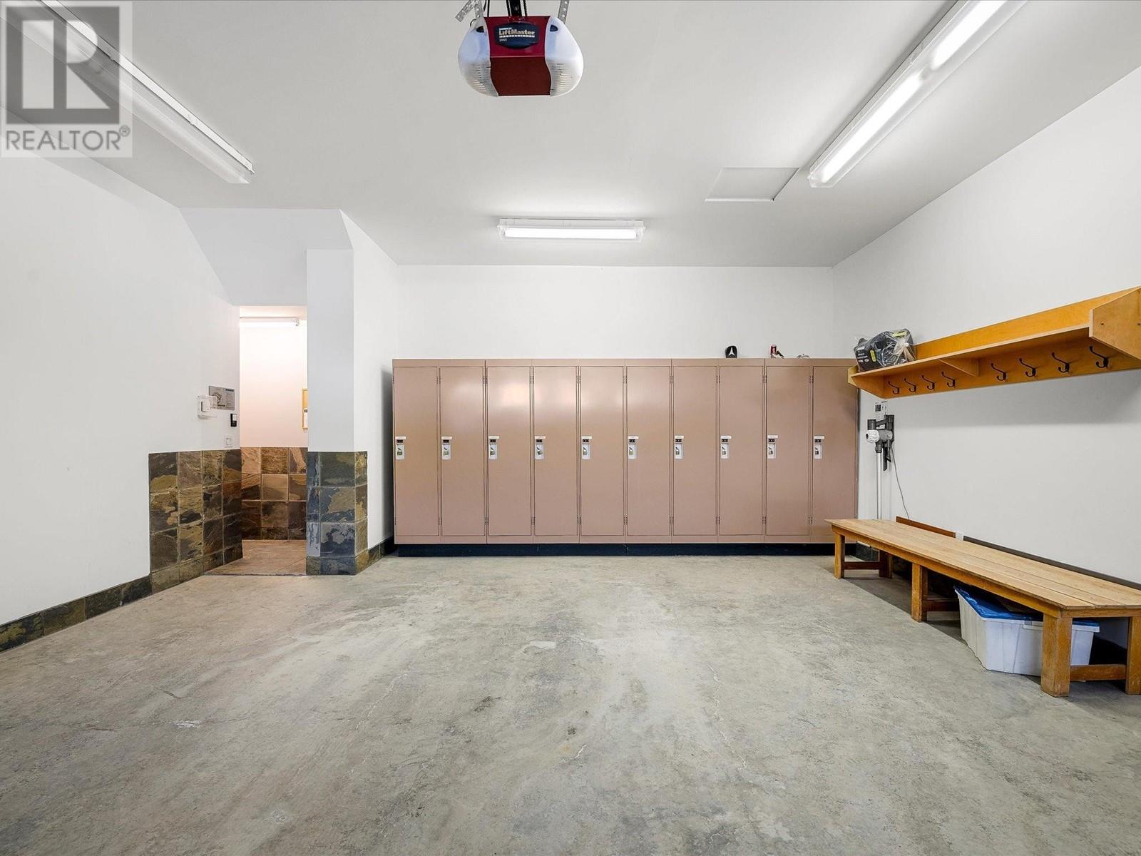 17 J 2300 NORDIC DRIVE, Whistler
