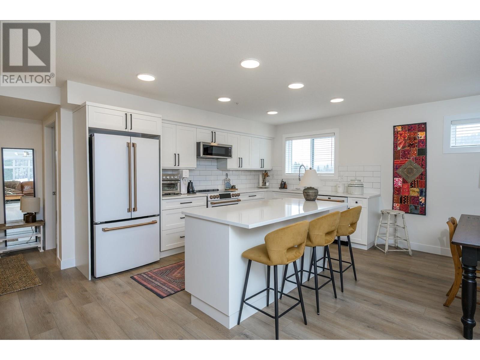 301 4278 22ND AVENUE, Prince George