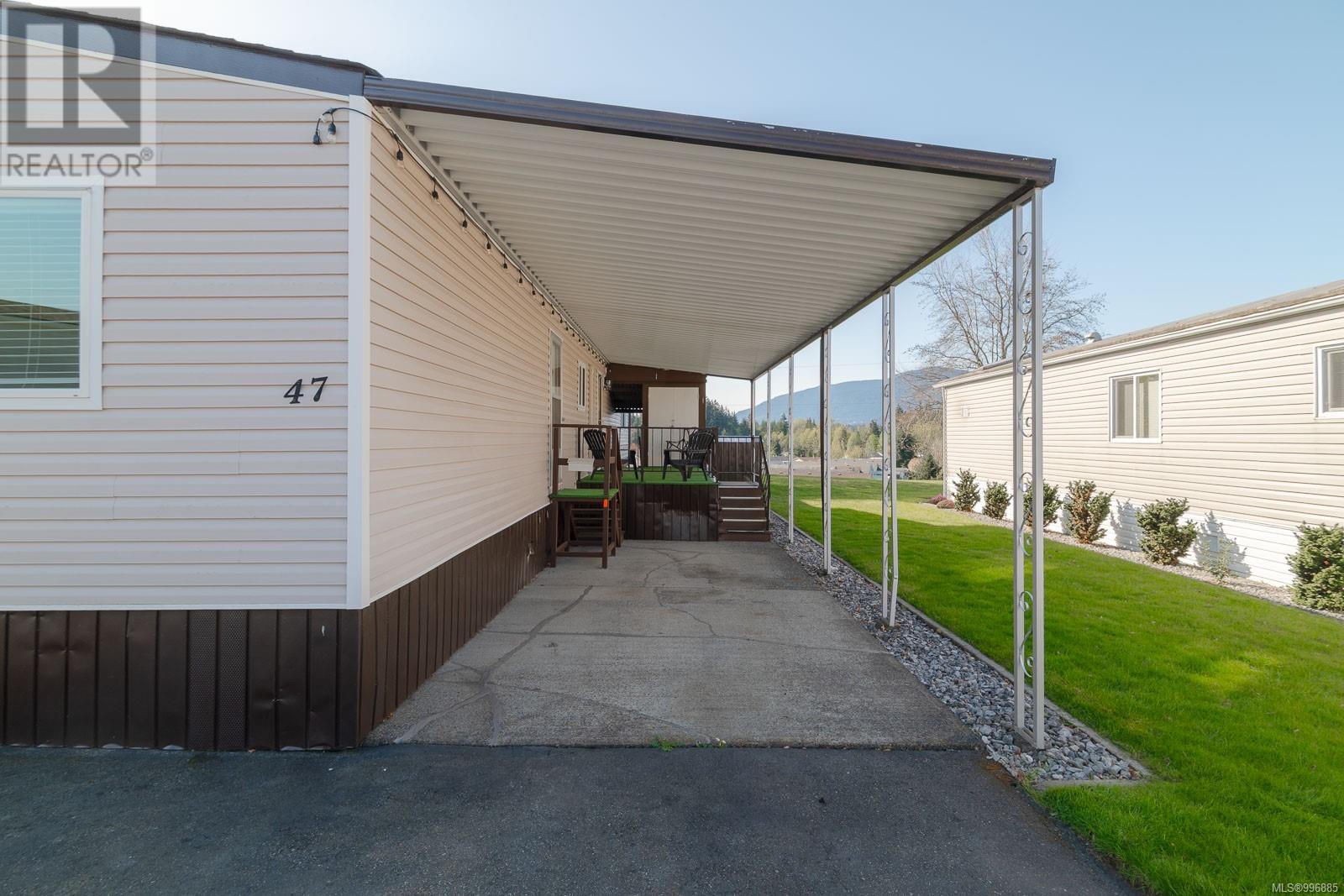 47 6245 Metral Dr, Nanaimo