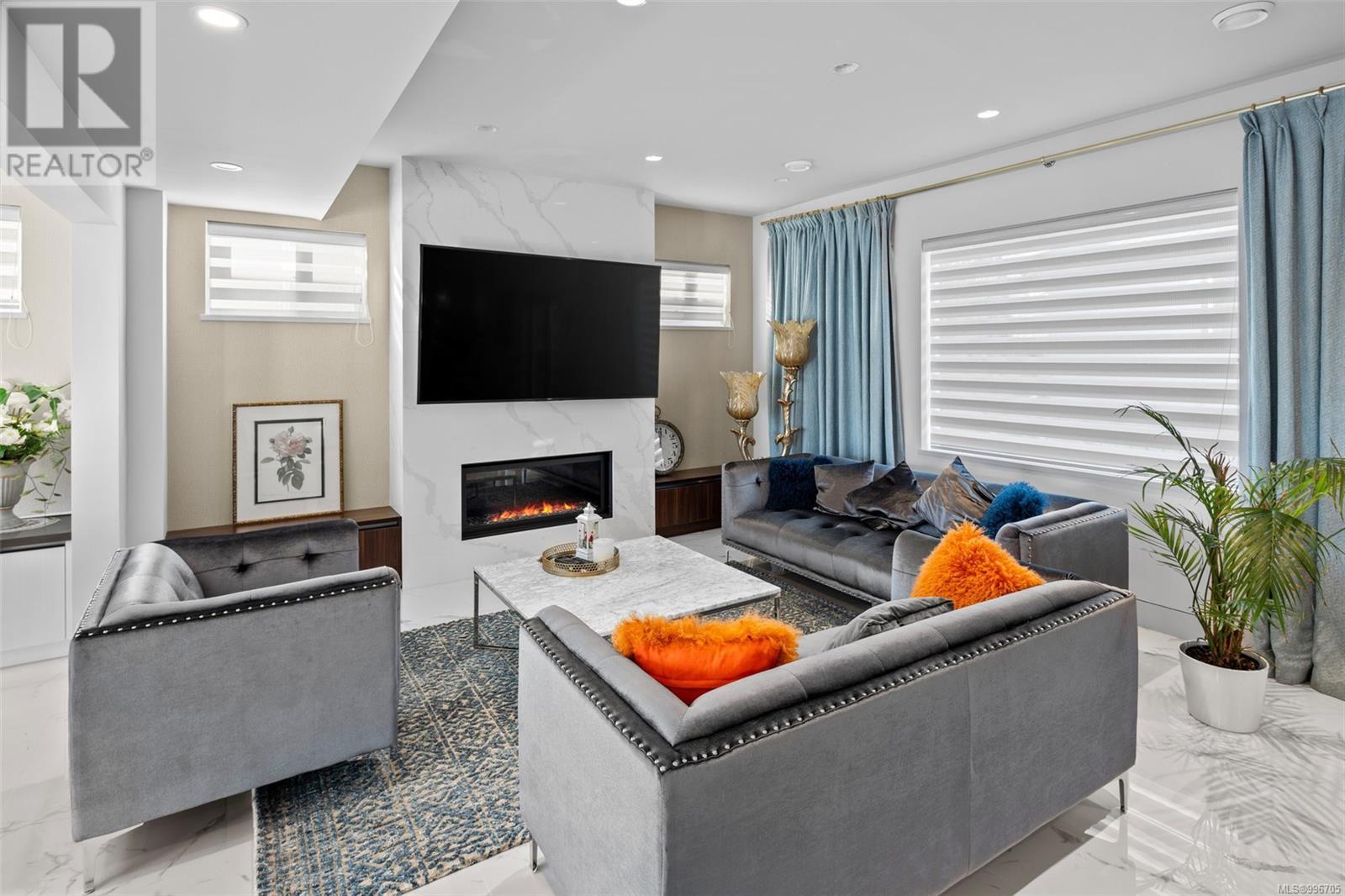  2328 Dunlevy Street, Oak Bay