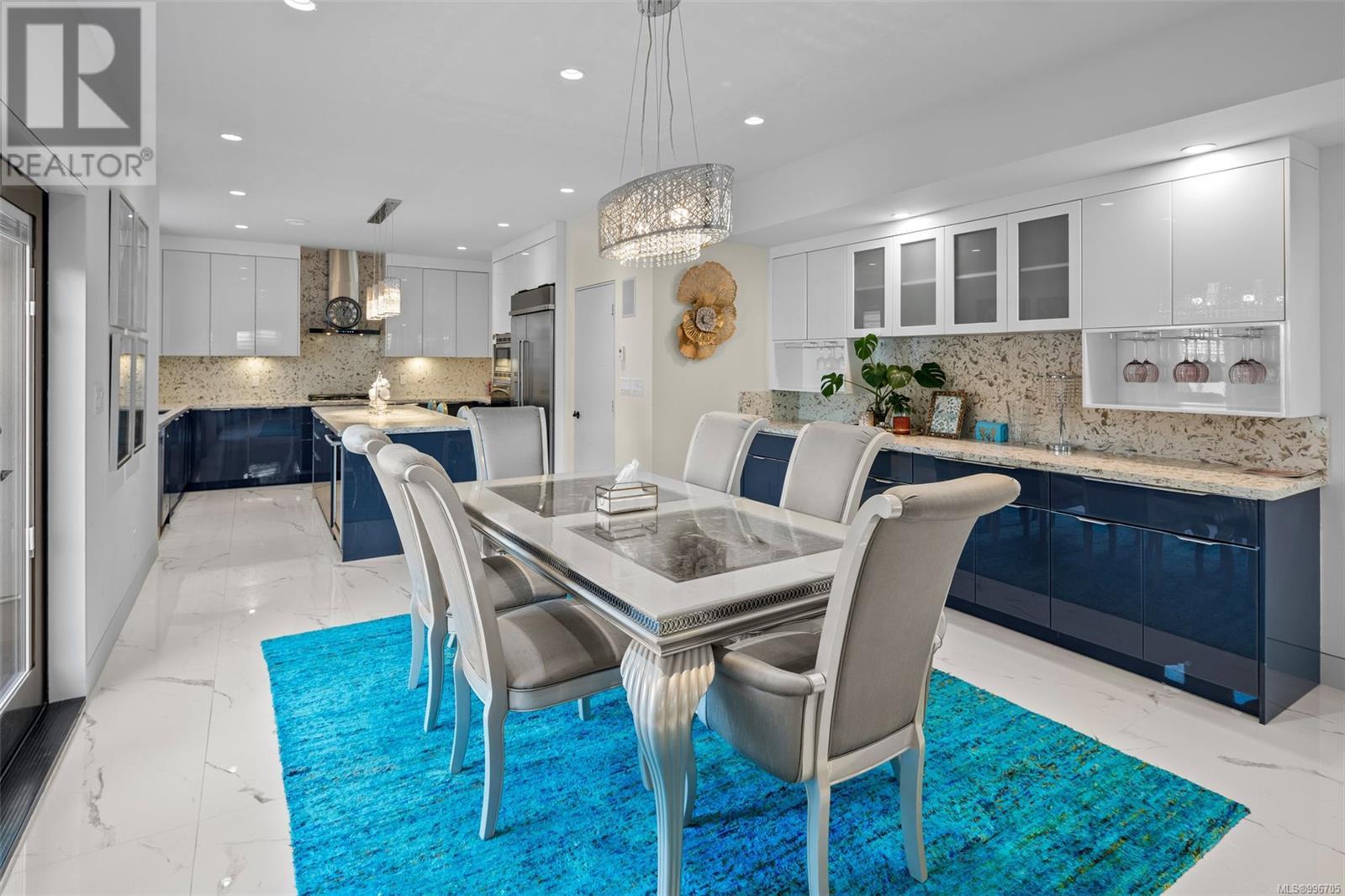  2328 Dunlevy Street, Oak Bay