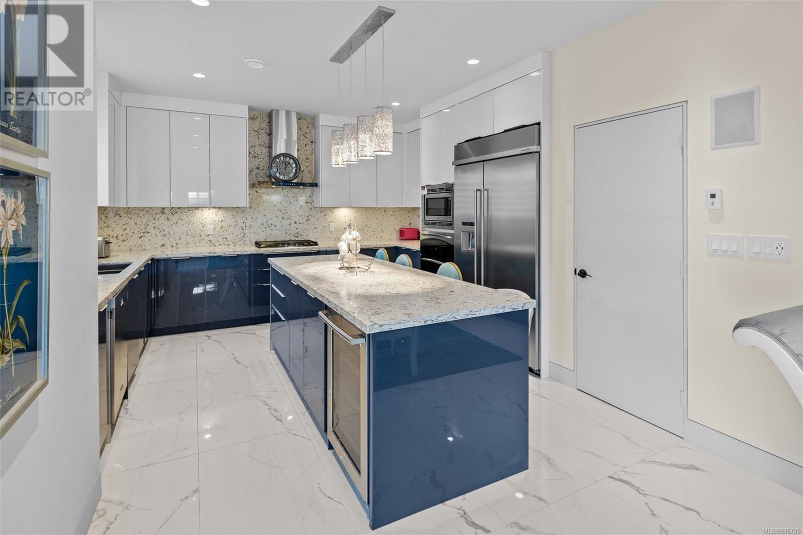  2328 Dunlevy Street, Oak Bay