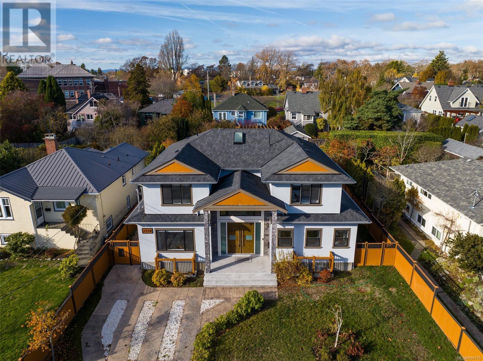  2328 Dunlevy Street, Oak Bay