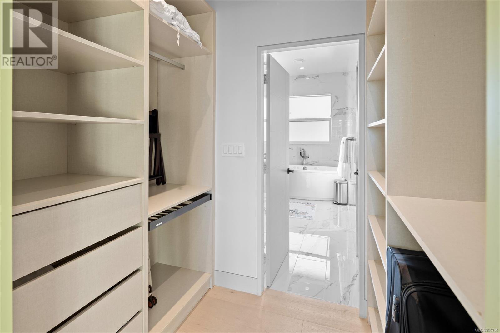  2328 Dunlevy Street, Oak Bay