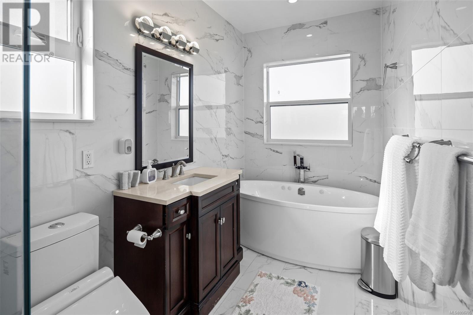  2328 Dunlevy Street, Oak Bay