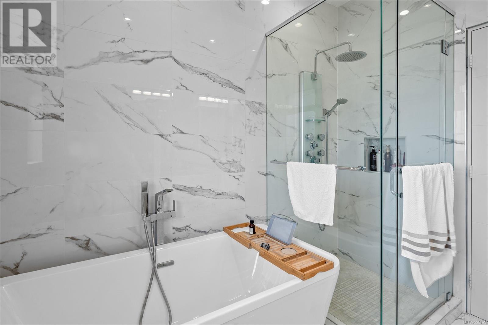  2328 Dunlevy Street, Oak Bay