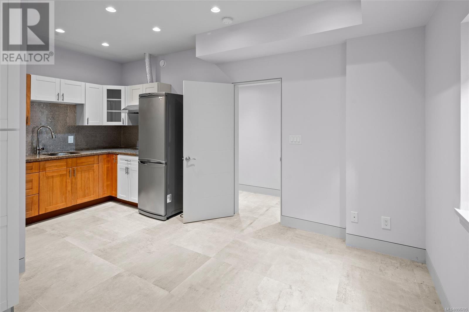  2328 Dunlevy Street, Oak Bay