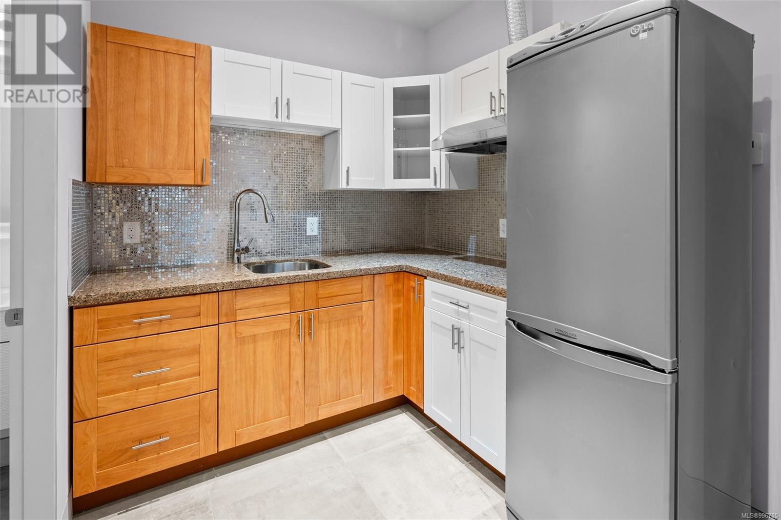  2328 Dunlevy Street, Oak Bay