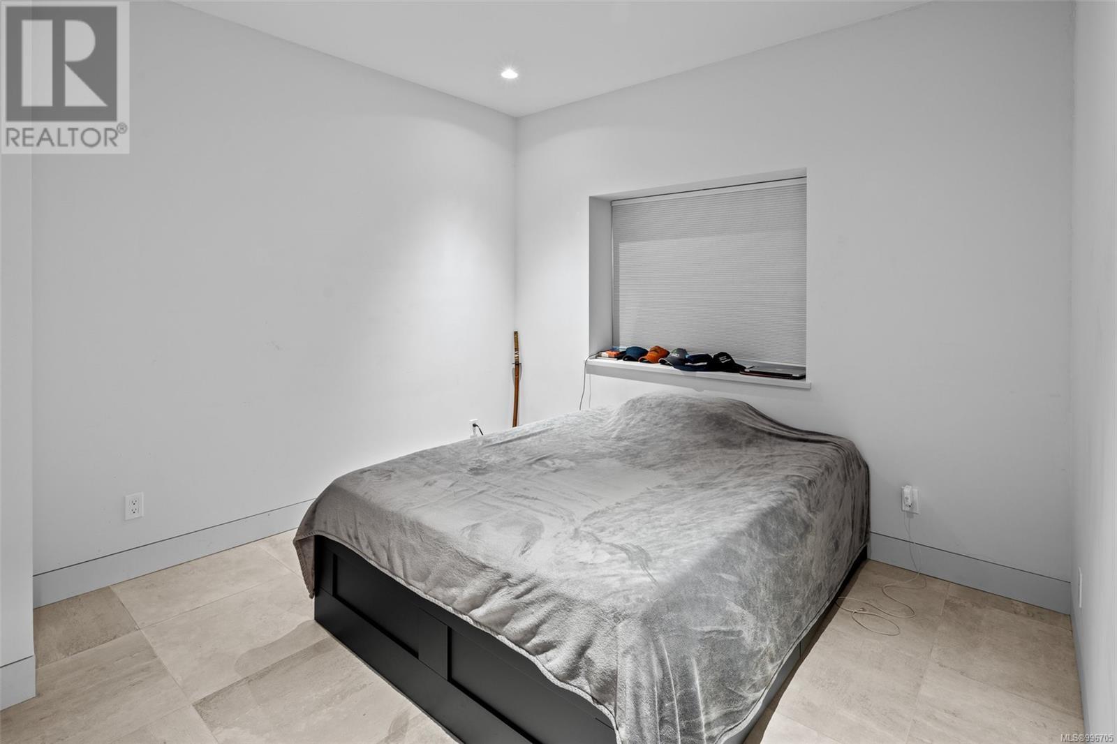  2328 Dunlevy Street, Oak Bay