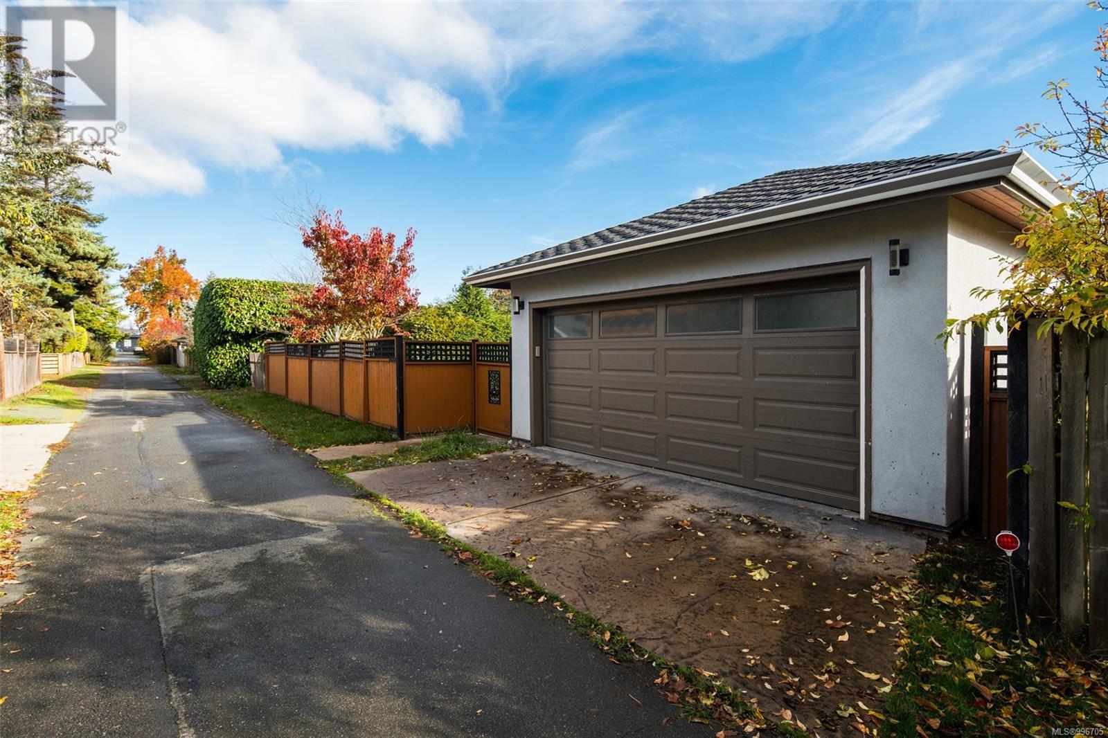  2328 Dunlevy Street, Oak Bay
