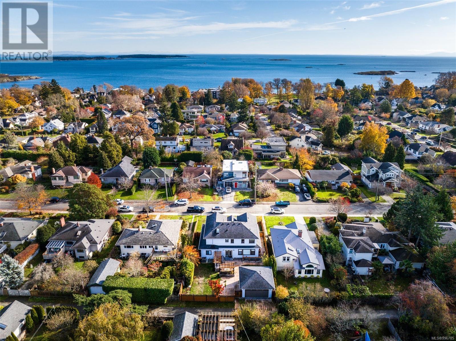  2328 Dunlevy Street, Oak Bay